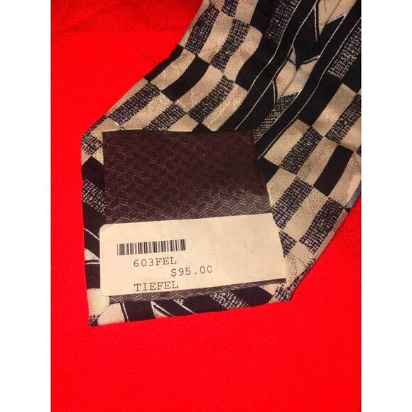 NWT Fellini Designer All Silk Italian Art Deco Black Tie - Picture 5 of 5